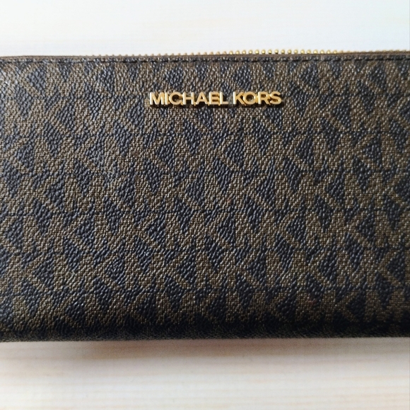 MICHAEL KORS Clutch Wallet - Picture 8 of 16